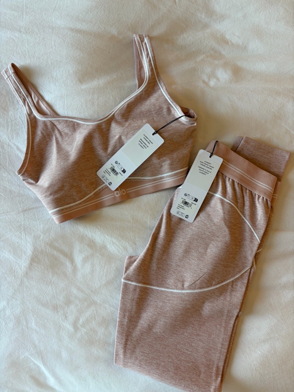 ALO Yoga Seamless Crop Bra & Leggings Set - Blush